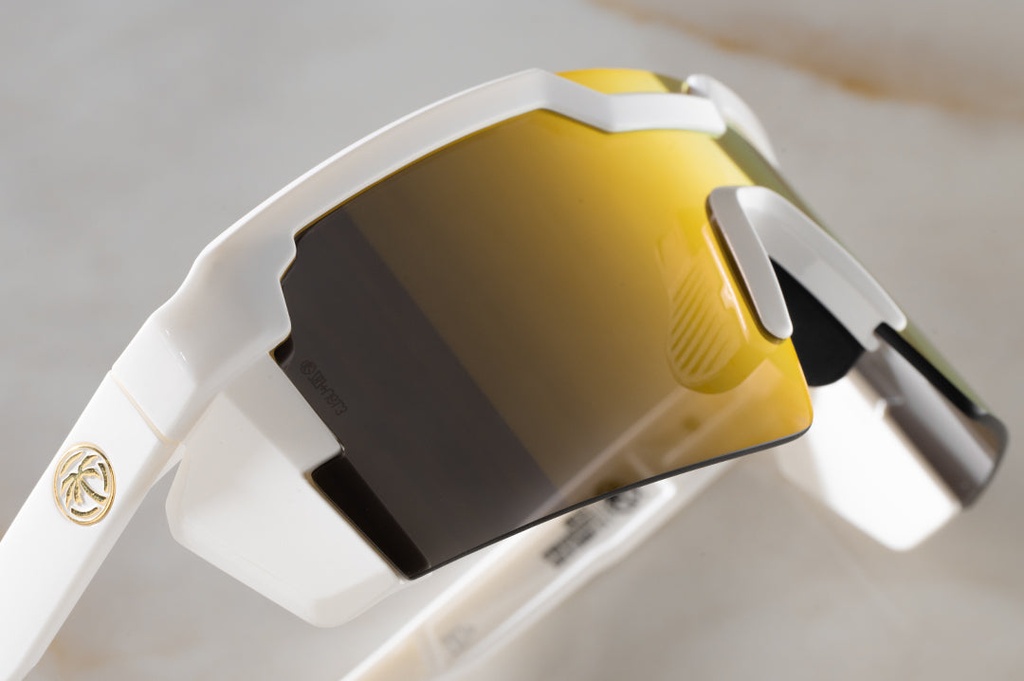 gloss_white_gold_05.jpg