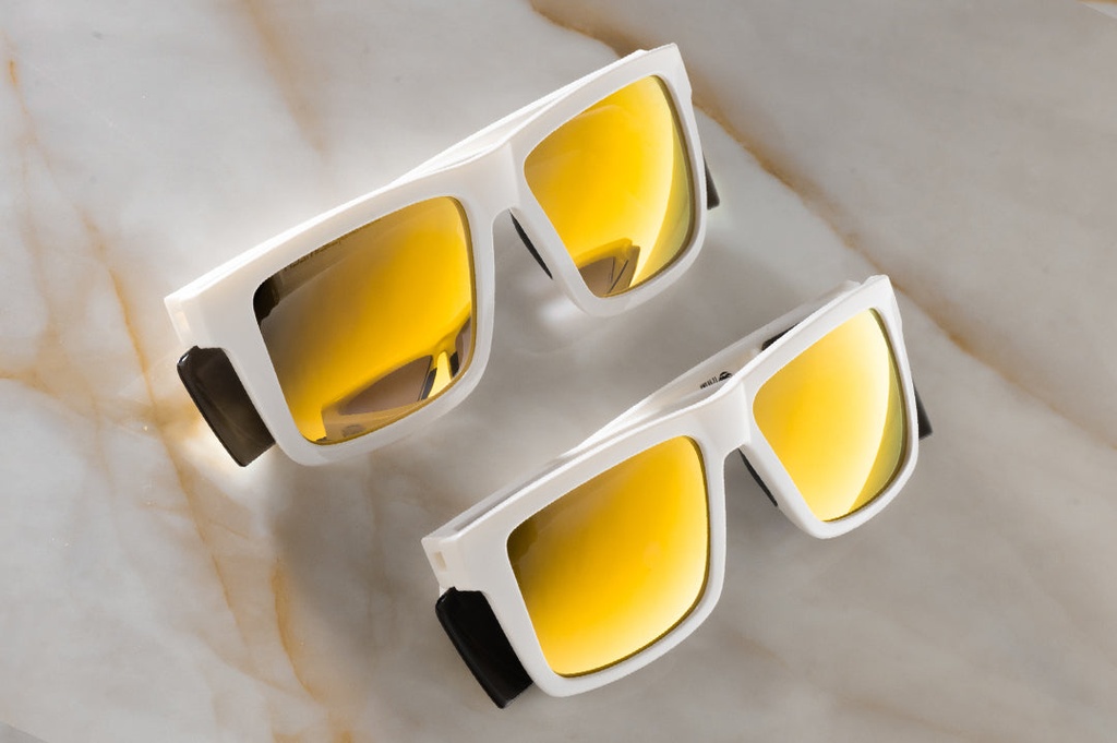 pxlv_gloss_white_gold_04.jpg