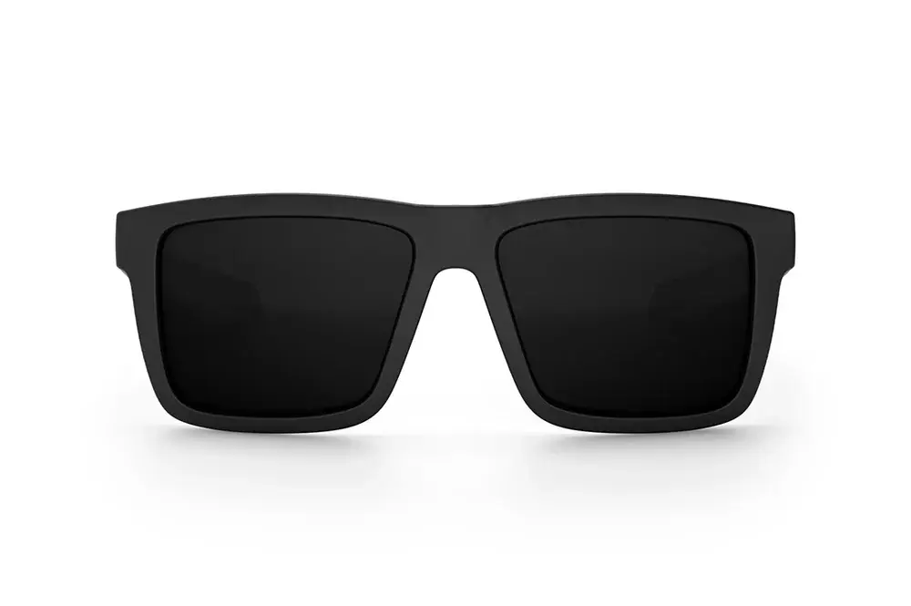 Vise_XL_Perf-Black_Matte-Black_Ultra-Front.webp