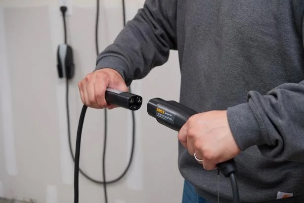 Fluke FEV100/TY1 & TSL Test Adapter Ev Charging w/Type 1 & Tesla Type Plug, US