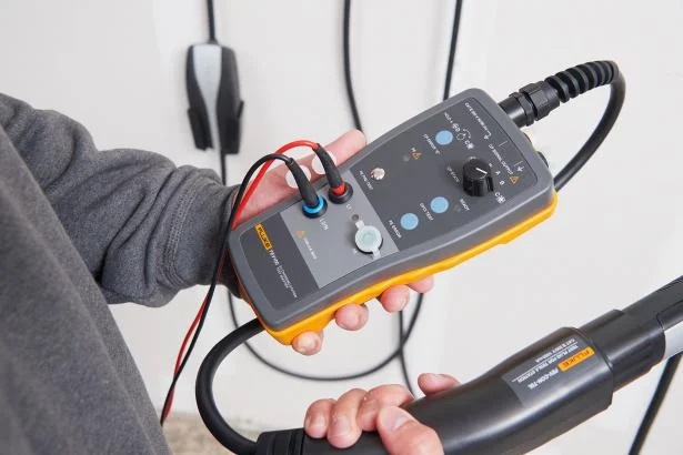 Fluke FEV100/TY1 & TSL Test Adapter Ev Charging w/Type 1 & Tesla Type Plug, US